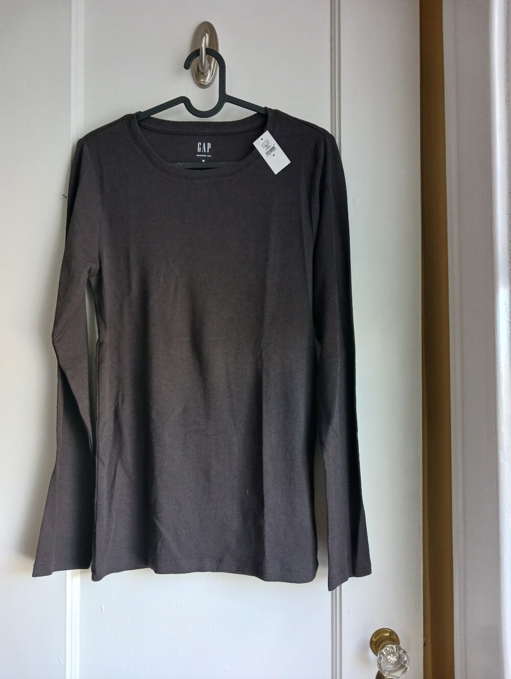NWT Gap Modern Long Sleeve T-Shirt